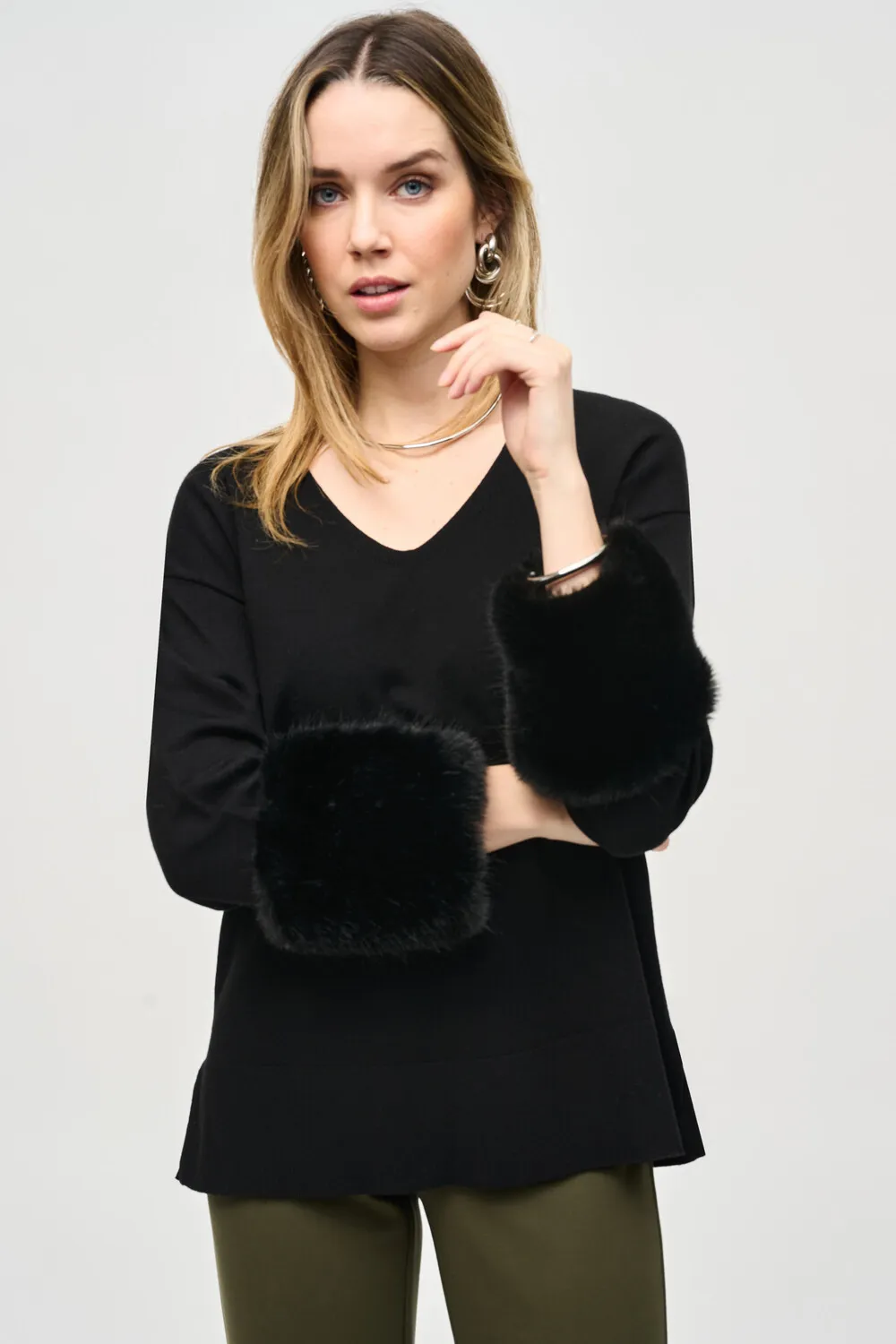 Closure Pullover With Fur Cuffs Style 243955