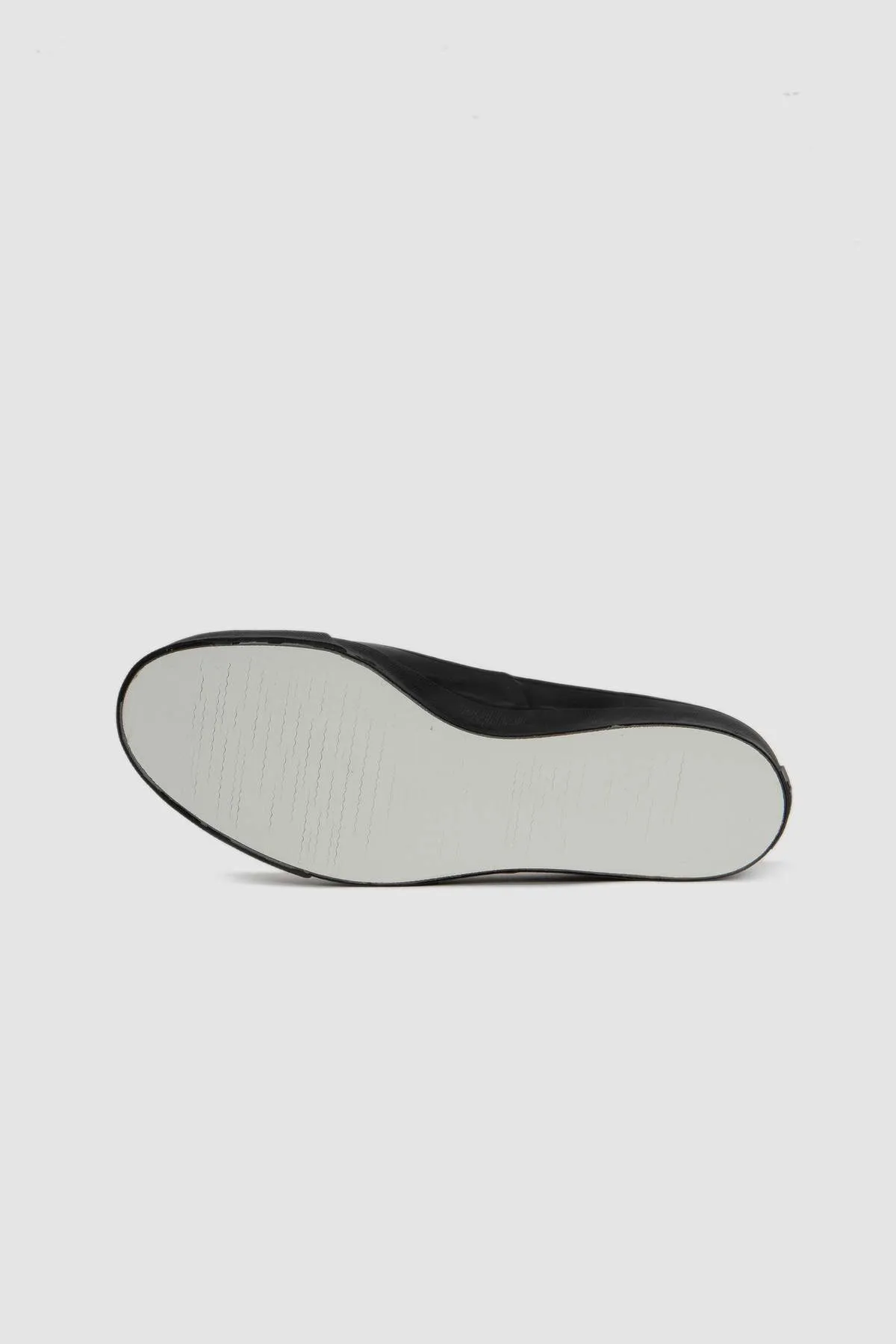 Deck Monochrome Sneakers - White/Black