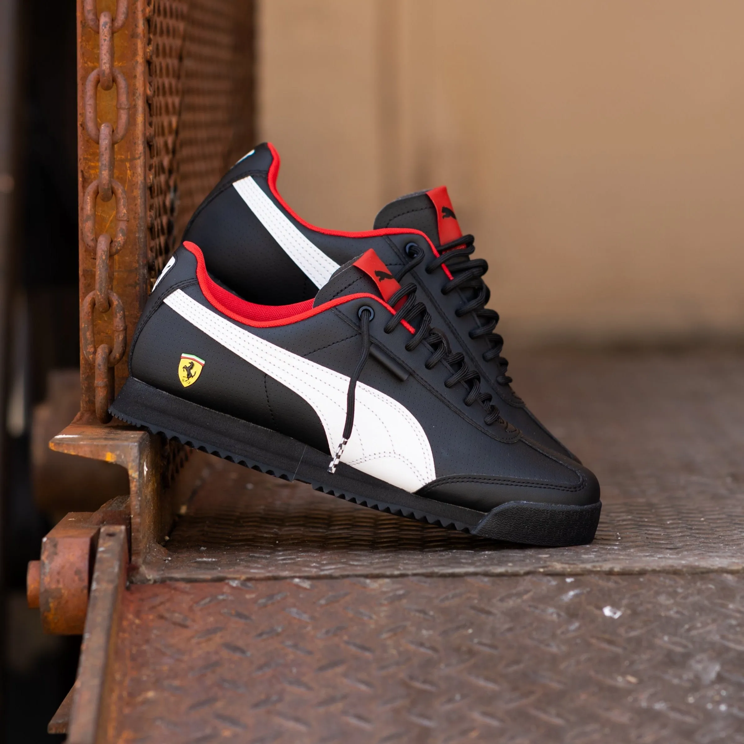 Mens Puma Ferrari Roma Via (Puma Black/Puma White)