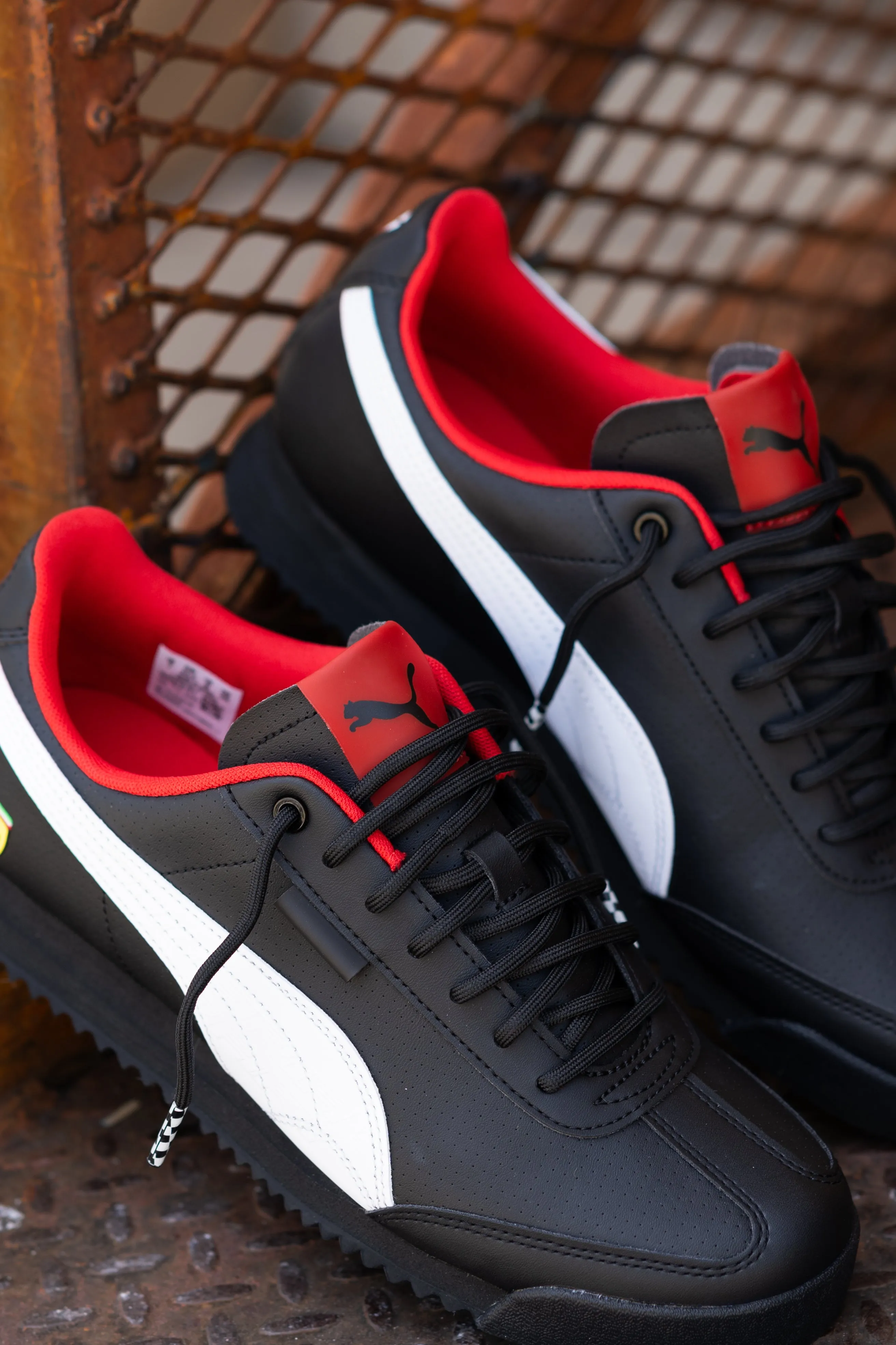 Mens Puma Ferrari Roma Via (Puma Black/Puma White)