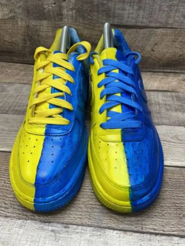 Nike Air Force 1 Low UKRAINE FLAG DH2920-111 Youth Sz 6....