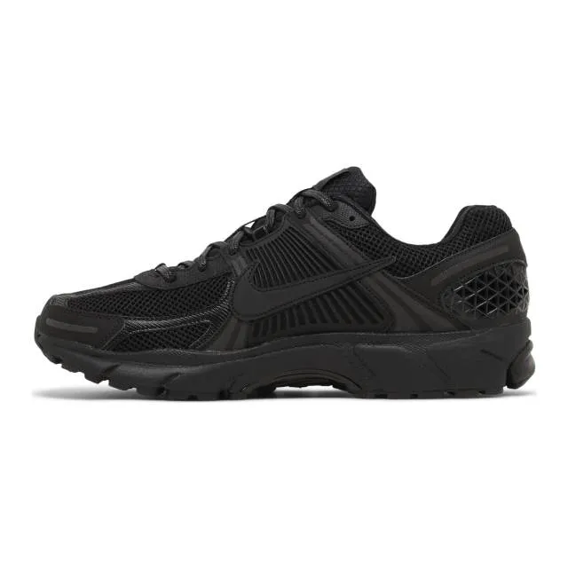 Nike Air Zoom Vomero 5 (Triple Black/ Black/ Black/ Whit...