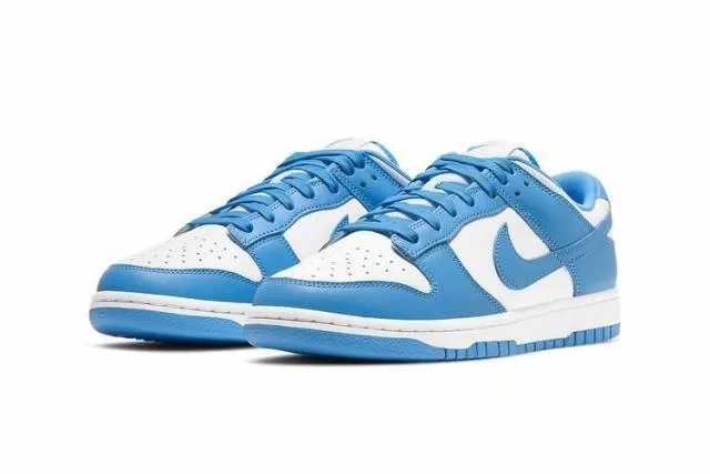 Nike Dunk Low "University Blue".