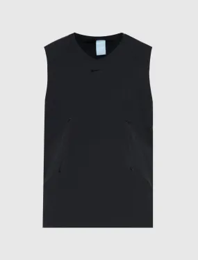 NIKE NOCTA GOLF WOVEN VEST   BLACK