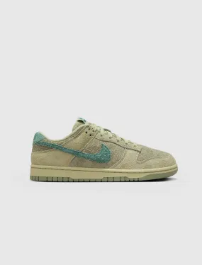 NIKE WOMEN'S DUNK LOW OLIVE AURA/ BICOASTAL / OIL GREEN   GREEN