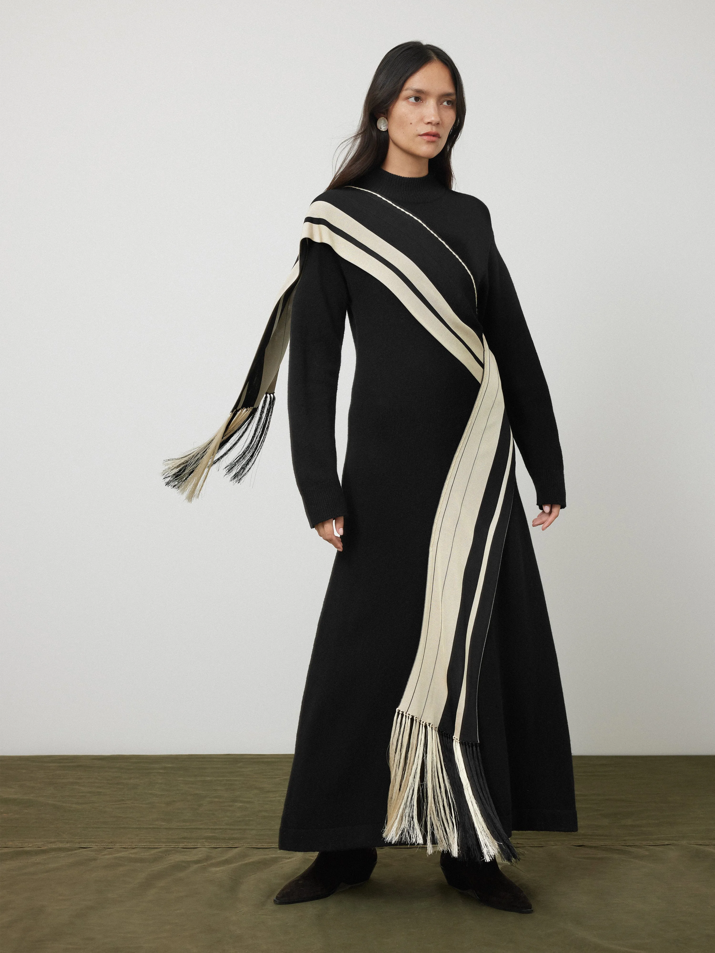 Opera Scarf Knitted Dress | Black