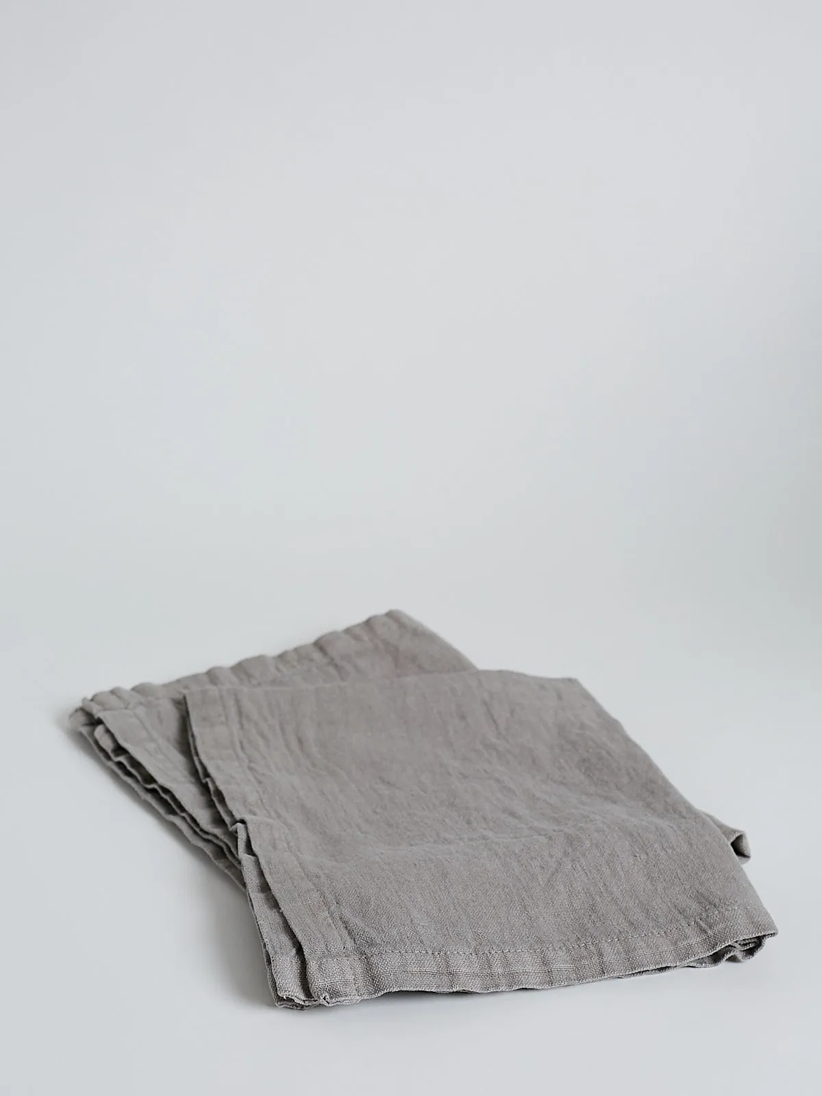 Set of 2 Linen Placemats in Taupe