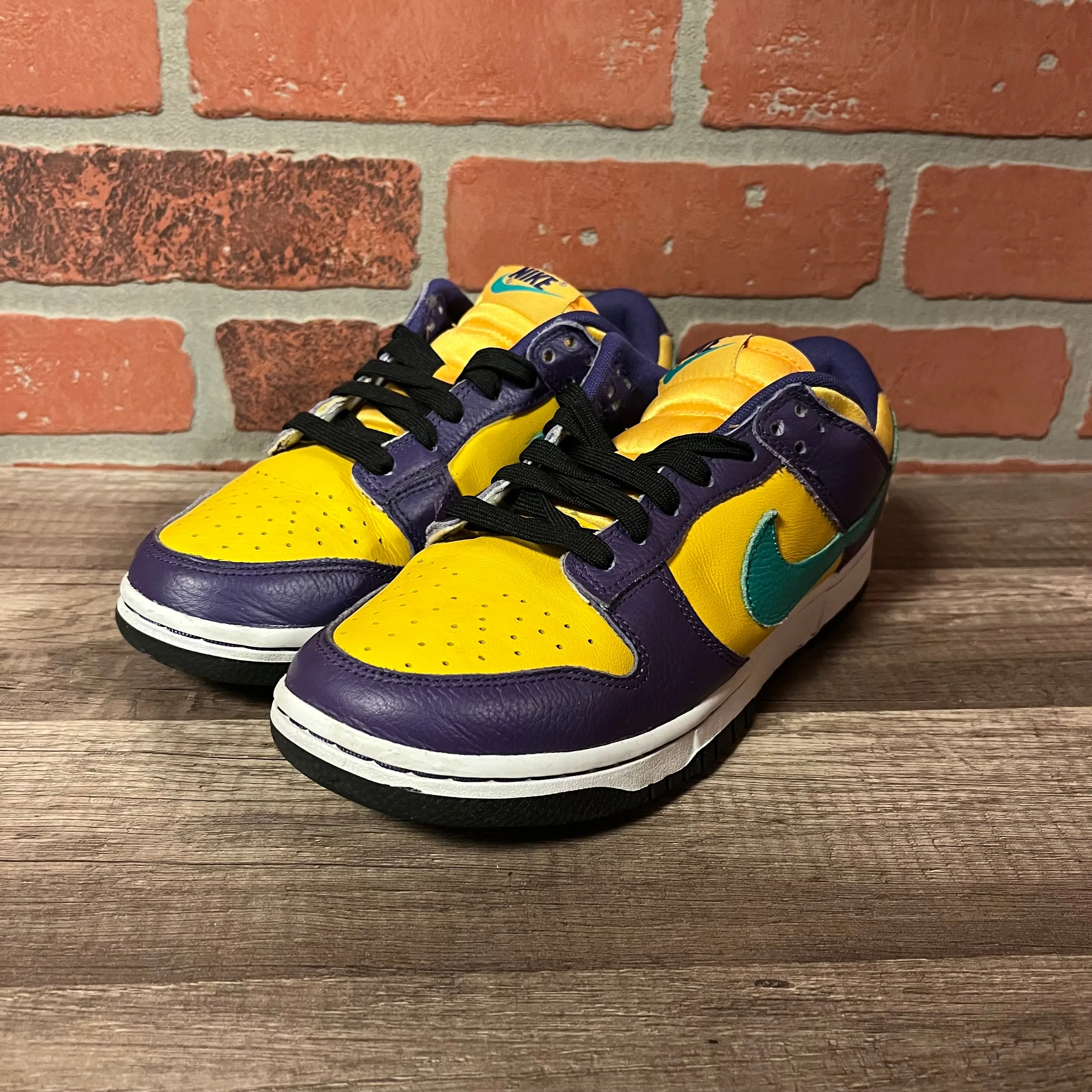 WMNS Nike Dunk Low Lisa Leslie Sparks